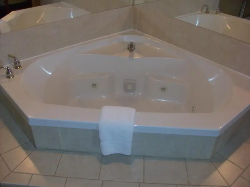 King Room with Spa Bath